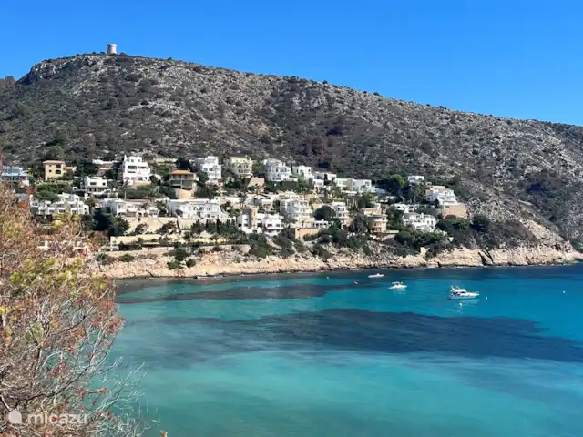 El Portet Vrijstaand Villa huren in Spanje, Costa Blanca, Moraira - vakantiehuis Zij aanzicht El Portet baai.