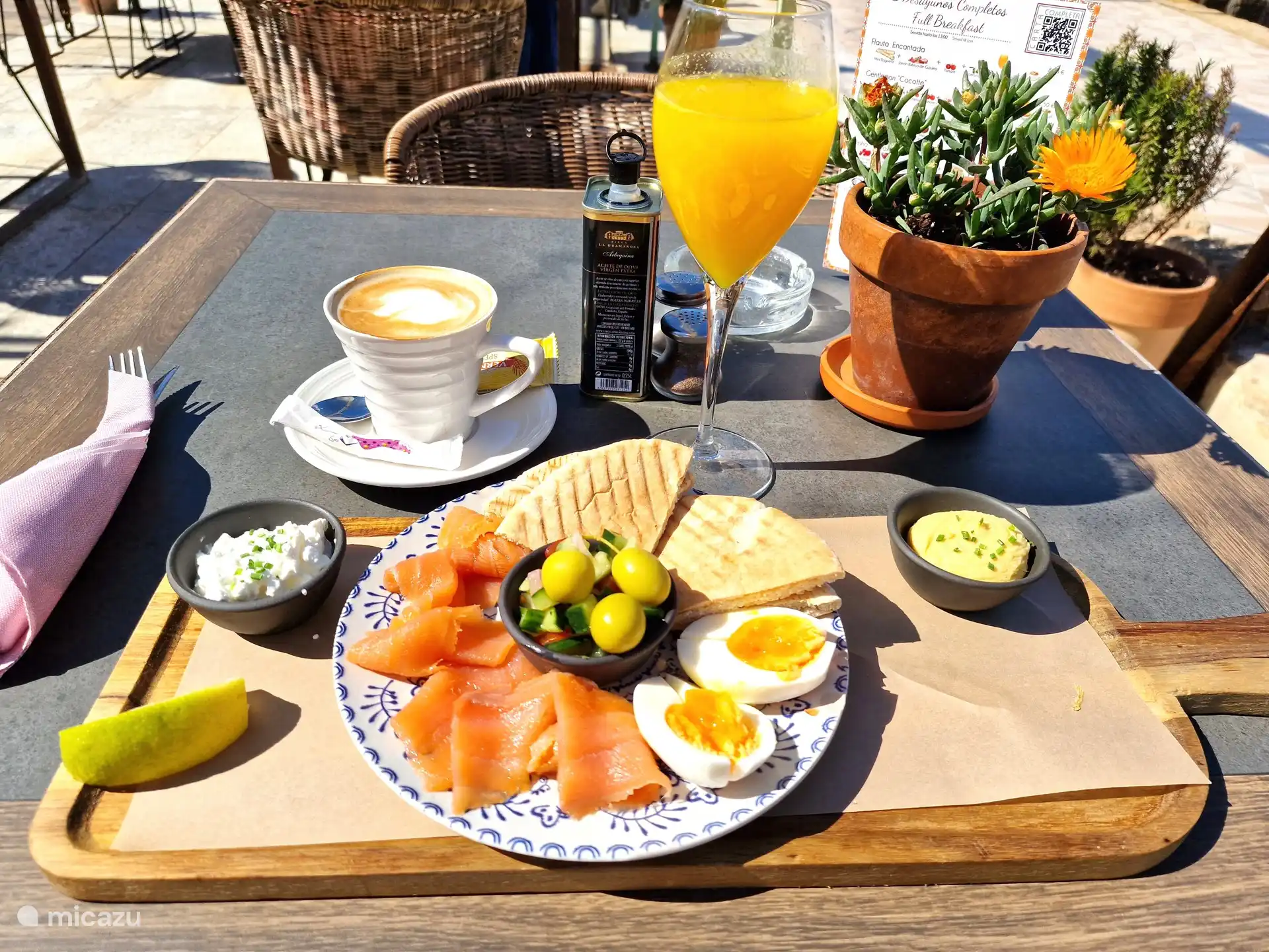 Frühstück am Arenal von Javea