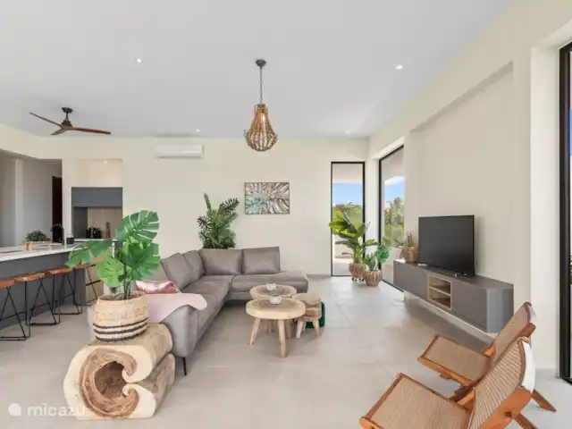 NOUVELLE Villa à Vista Royal 2-16 p. | Curaçao, Banda Ariba (est), Vista Royal - villa Salon joliment meublé avec climatisation