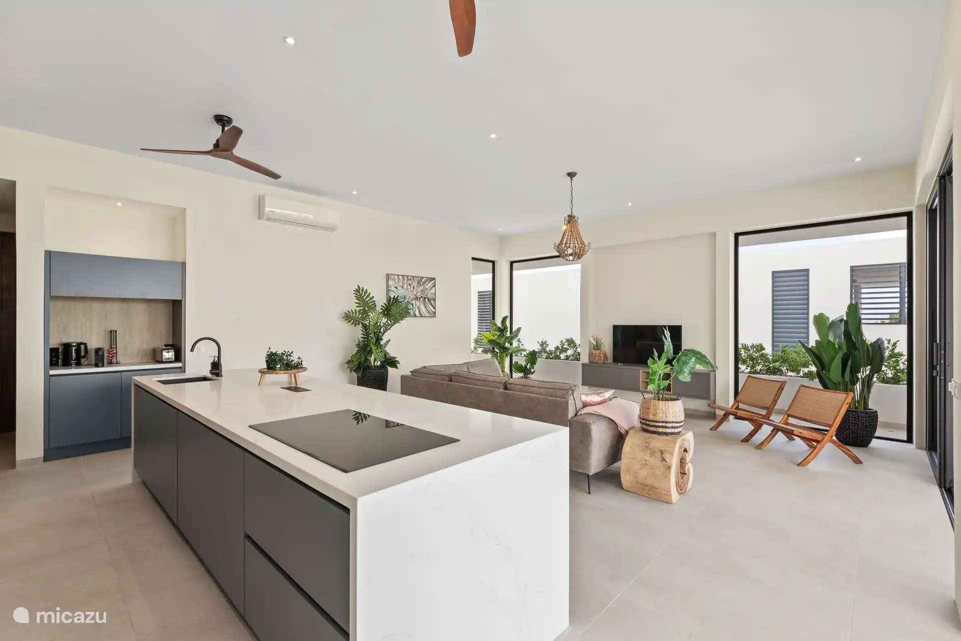 Air conditioning in the living room!