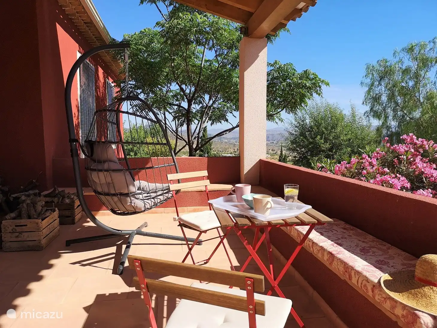 Terraza de desayuno este 