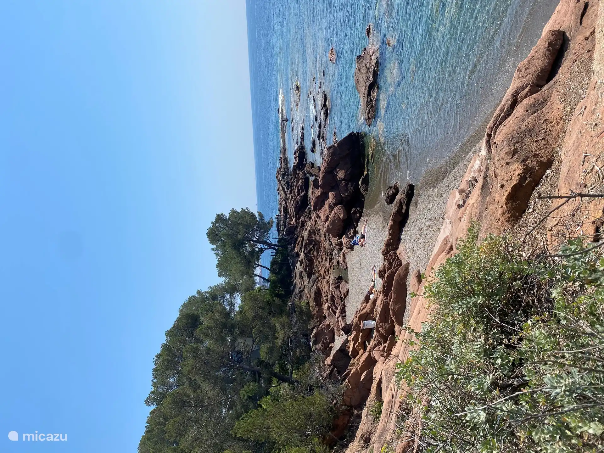 Een van de strandjes bij Agay