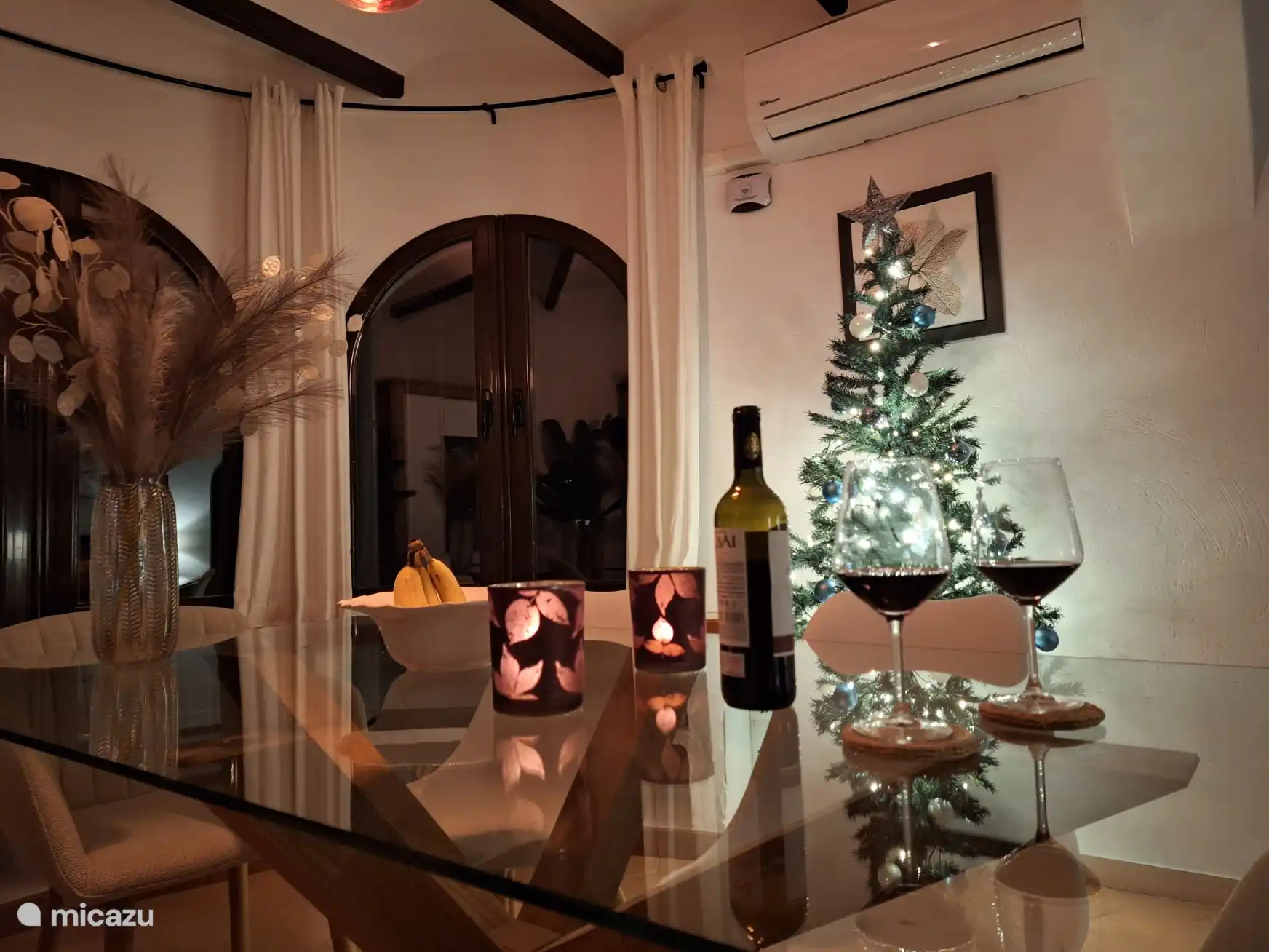 Auch sehr gemütlich zu Weihnachten und aufgrund der warmen Klimaanlage für einen (längeren) Aufenthalt in den Wintermonaten geeignet.