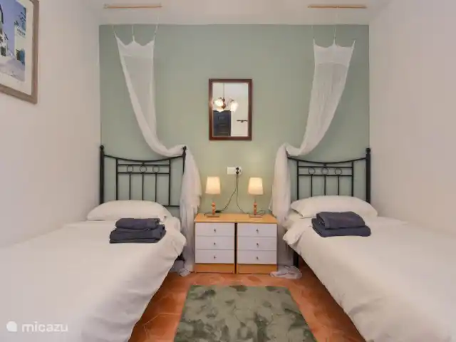 Villa avec piscine près de la mer et du golf | Espagne, Costa Blanca, Benissa - villa Chambre avec 2 lits jumeaux.