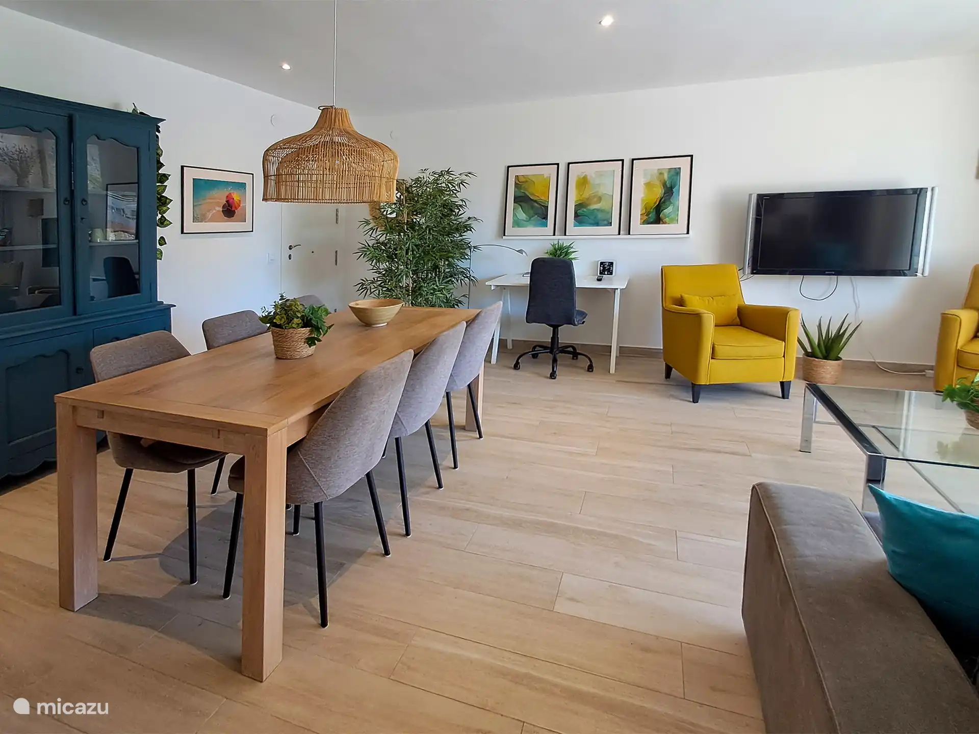 Comedor espacioso - salón