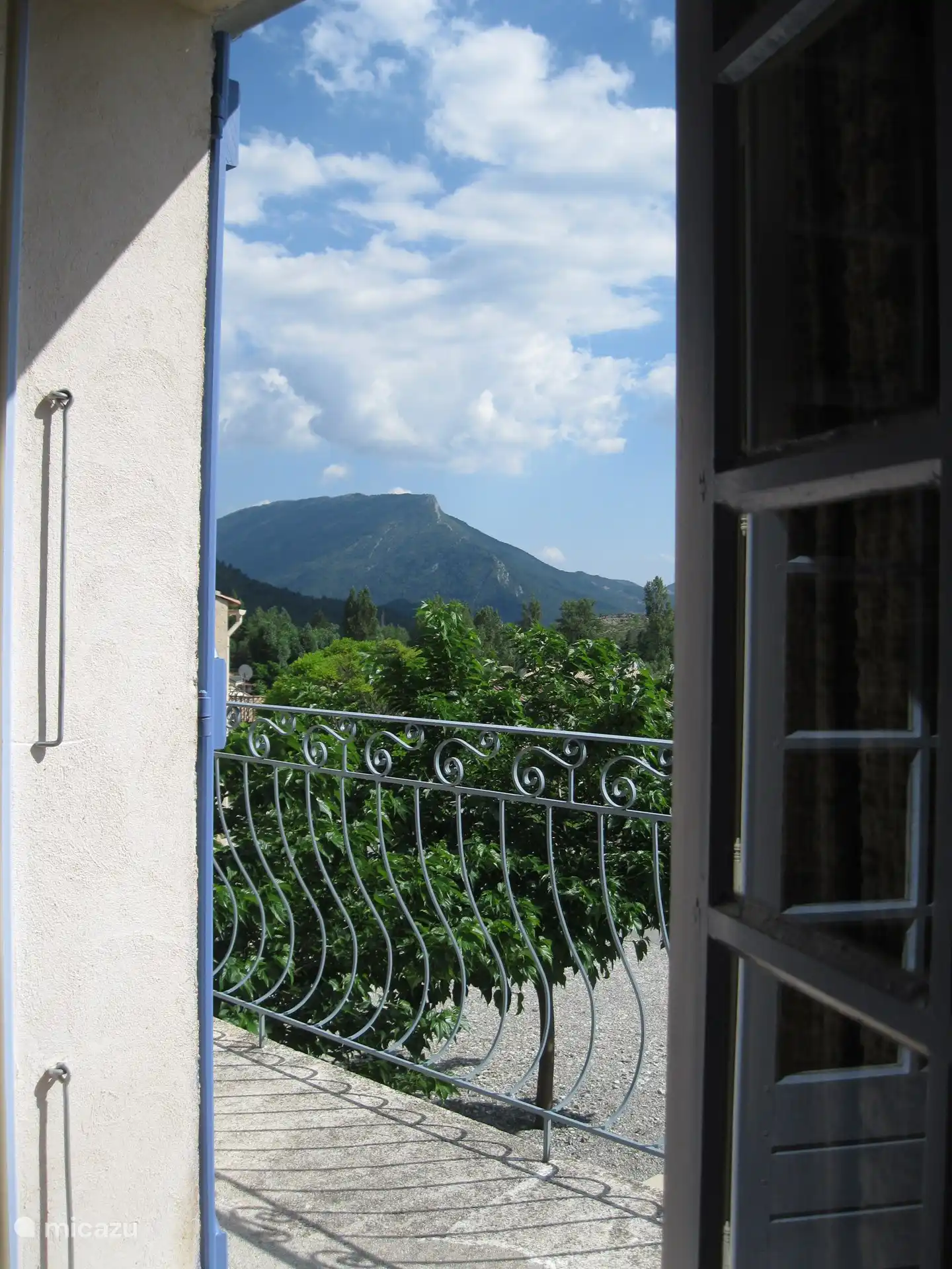 Vue depuis le balcon à l’avant au-dessus