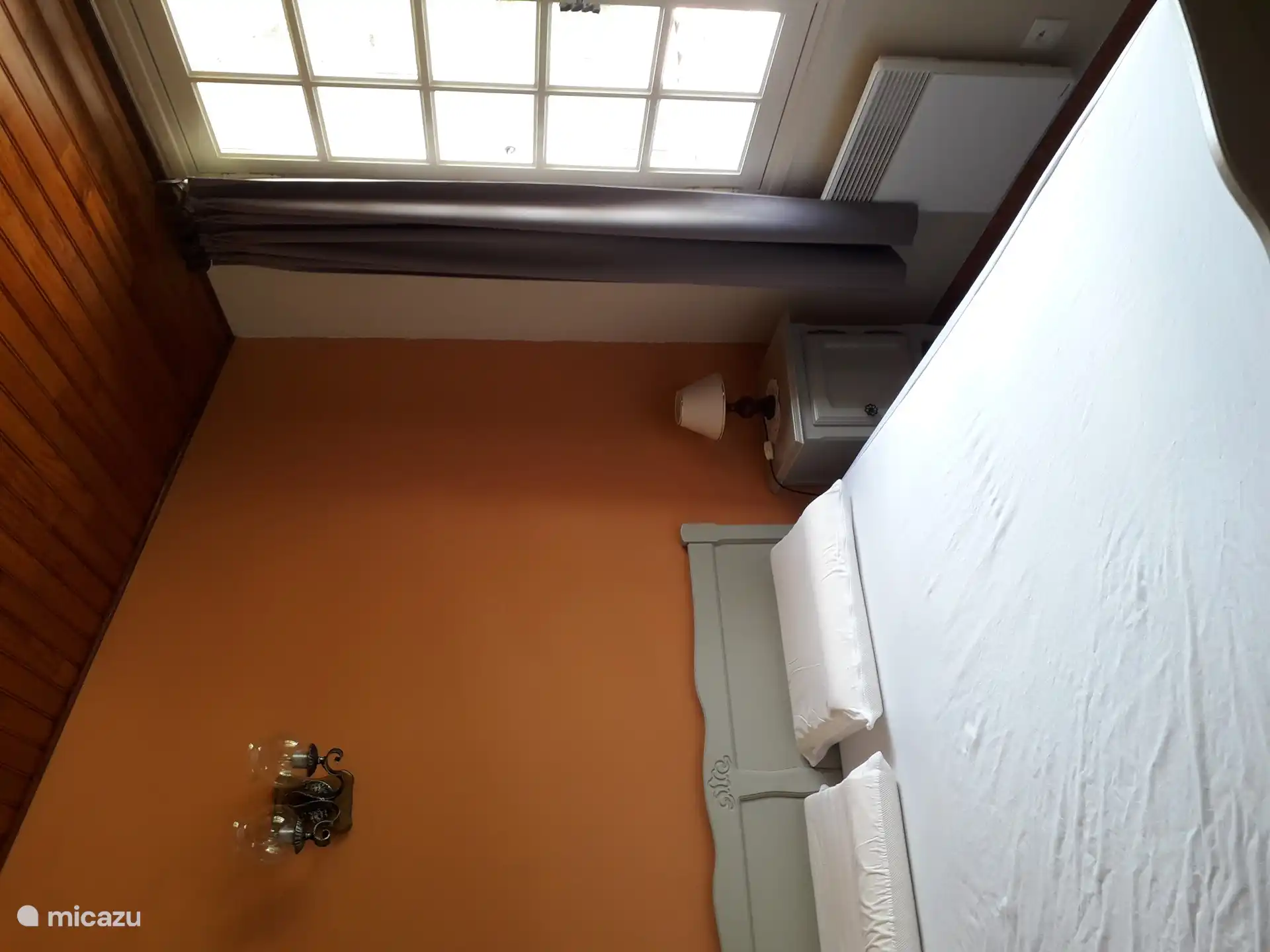 Chambre à l’étage arrière