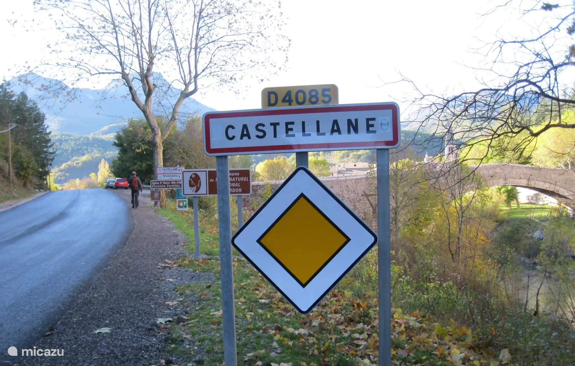 Visiter la ville de Castellane