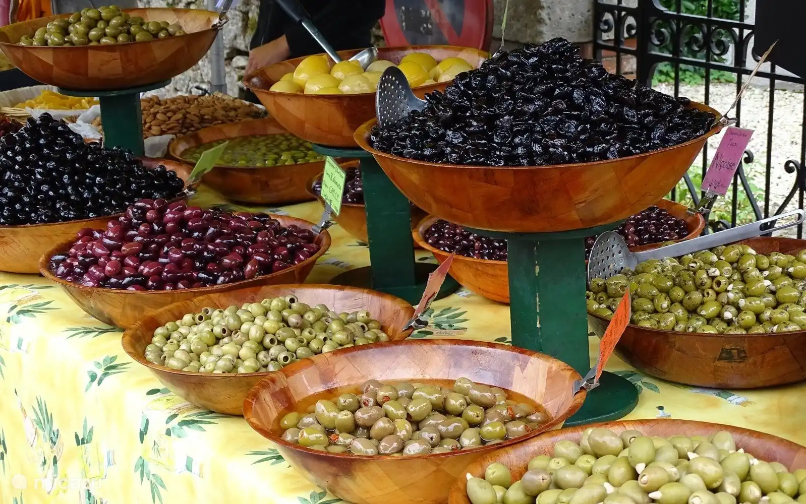Sur le marché du mercredi et samedi