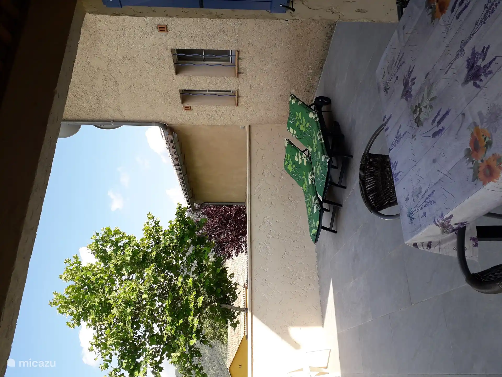 Terrasse à l’arrière