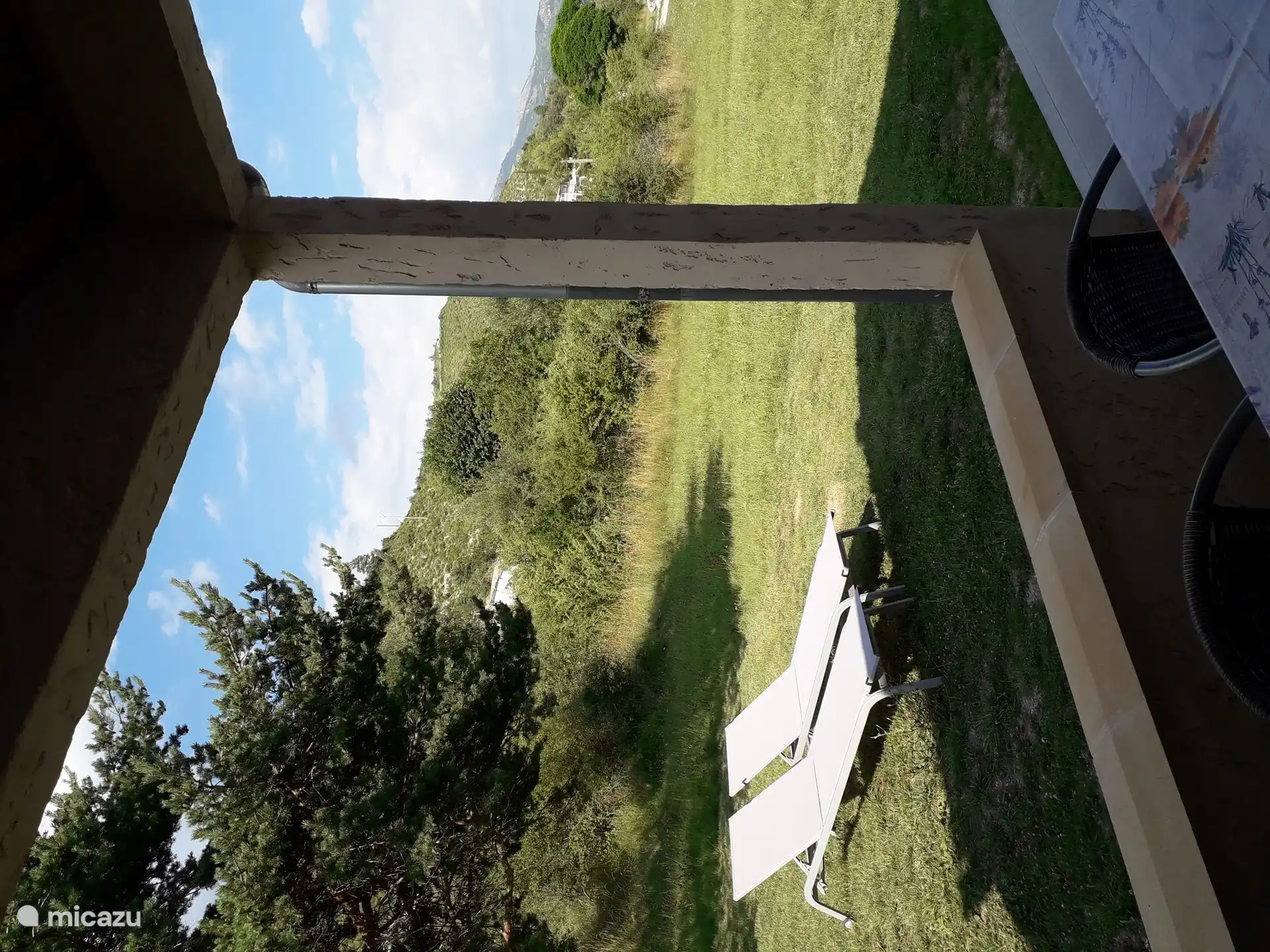 Terrasse à l’arrière 