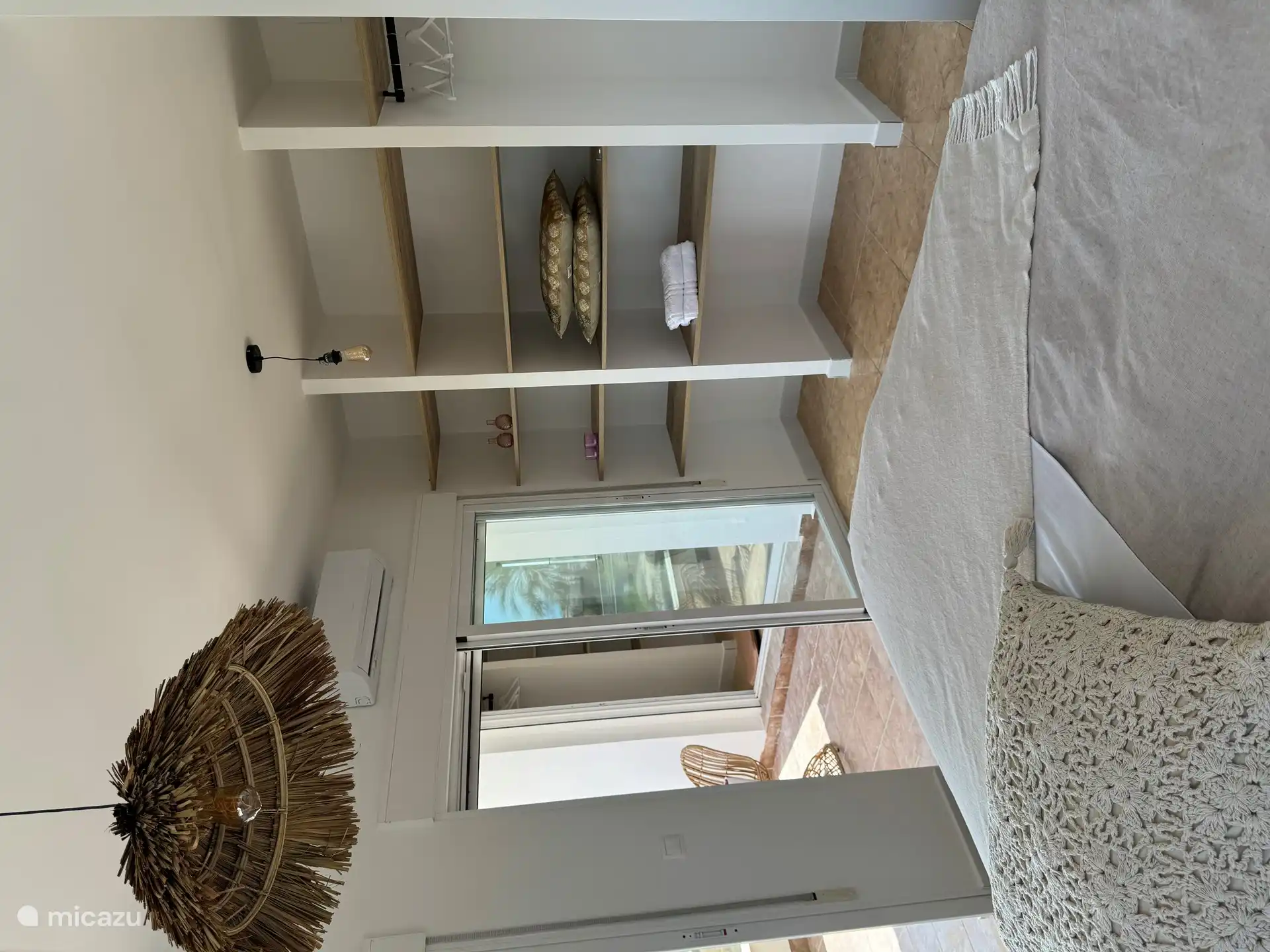 Schlafzimmer mit Terrasse