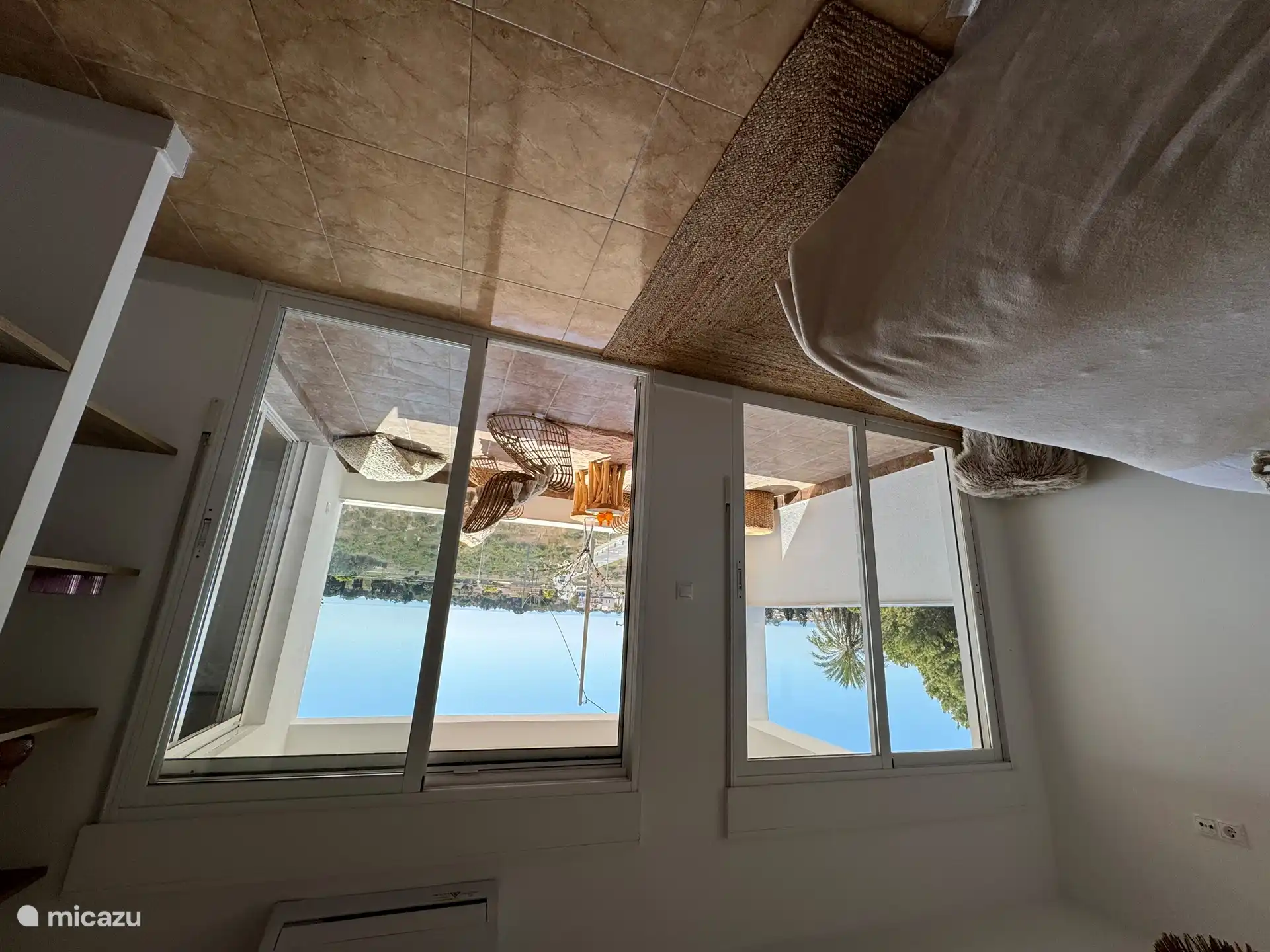 Blick vom Schlafzimmer im Obergeschoss inklusive Terrasse