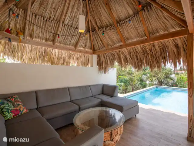 Location de Vacances Curaçao, Banda Ariba (est), Vista Royal, appartement - Villa Fortuna Palapa au bord de la piscine