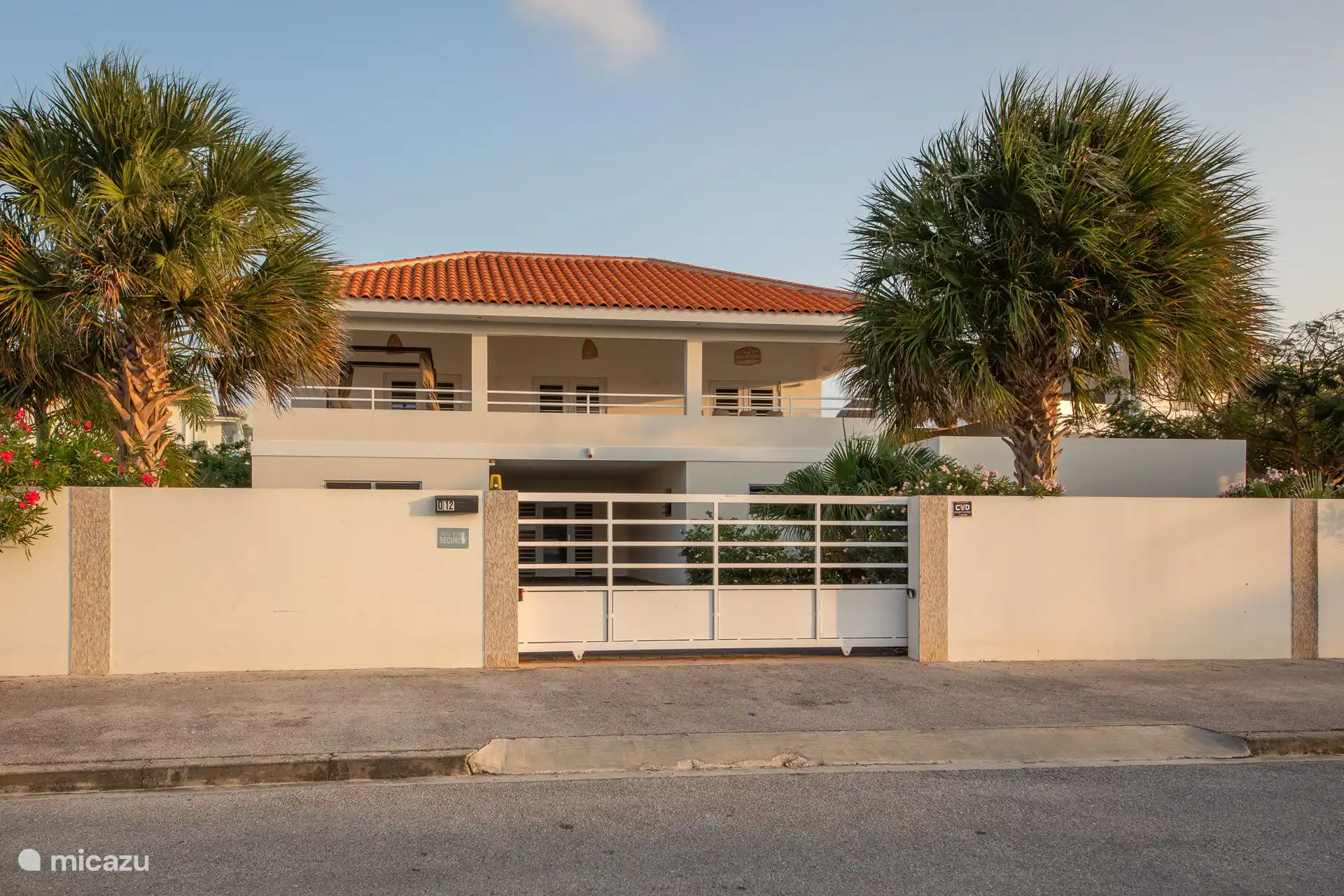 Luxury 6 person villa behind an electric gate