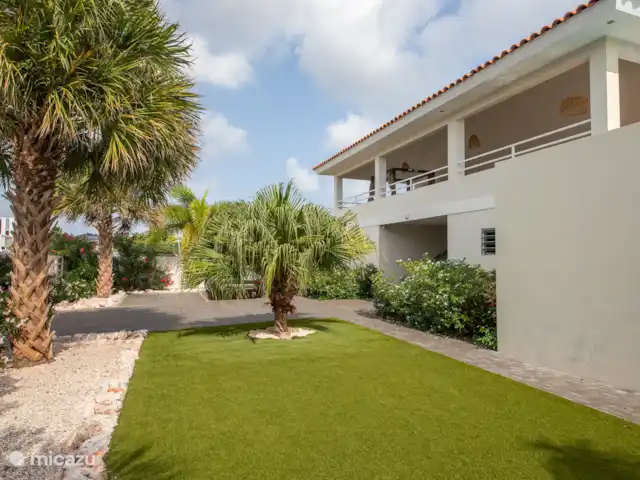 Location de Vacances Curaçao, Banda Ariba (est), Vista Royal, appartement - Villa Fortuna Beau jardin devant la villa