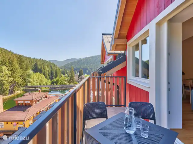 Location de Vacances République Tchèque, Hradec Králové, Pec Pod Snezkou, appartement - Résidence Krakonos 4-9 grand balcon avec meubles