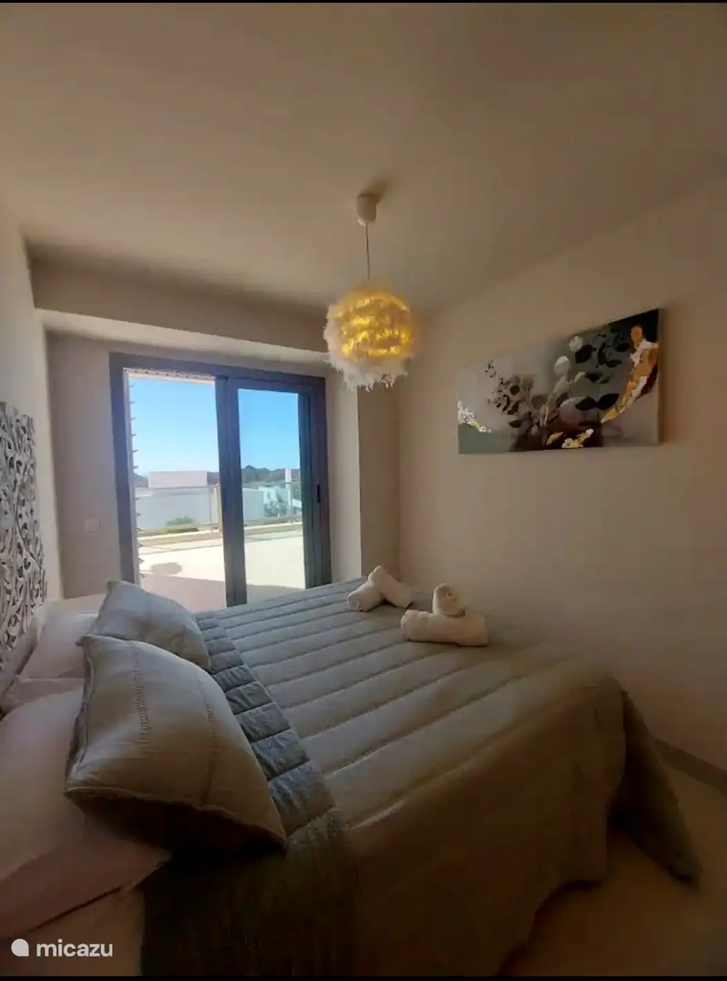 Schlafzimmer 2
Queensize-Bett 160 x 190