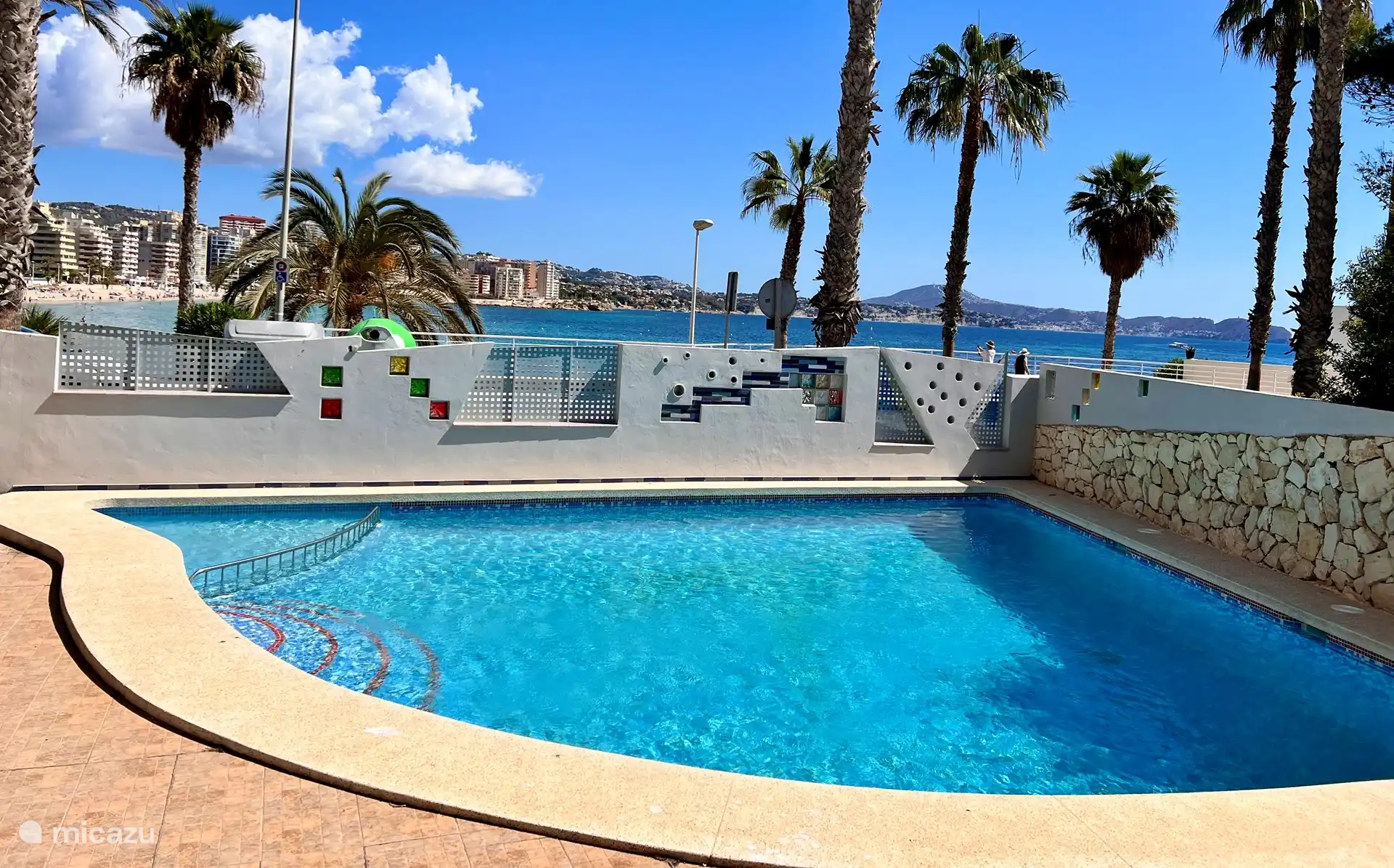 Schwimmbad mit kleinem Bereich für Ihre Kleinkinder! :-)