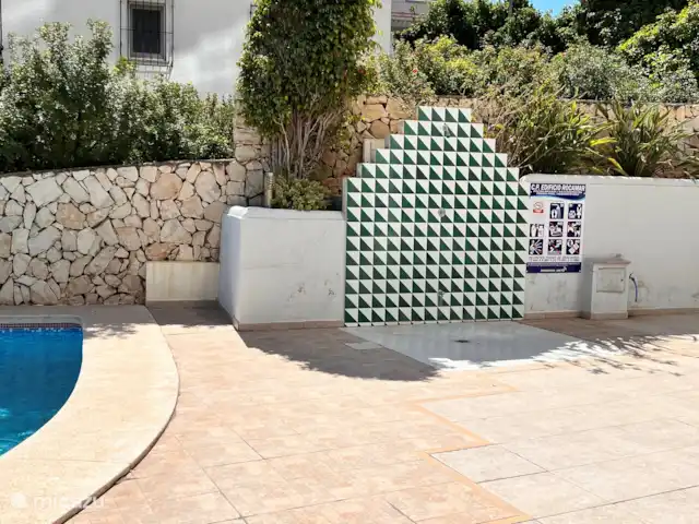 Casa Limonio de Mar | Espagne, Costa Blanca, Calpe - appartement Douche extérieure ! De cette façon, vous pouvez laisser le sable de la plage à l’extérieur ! ;-)