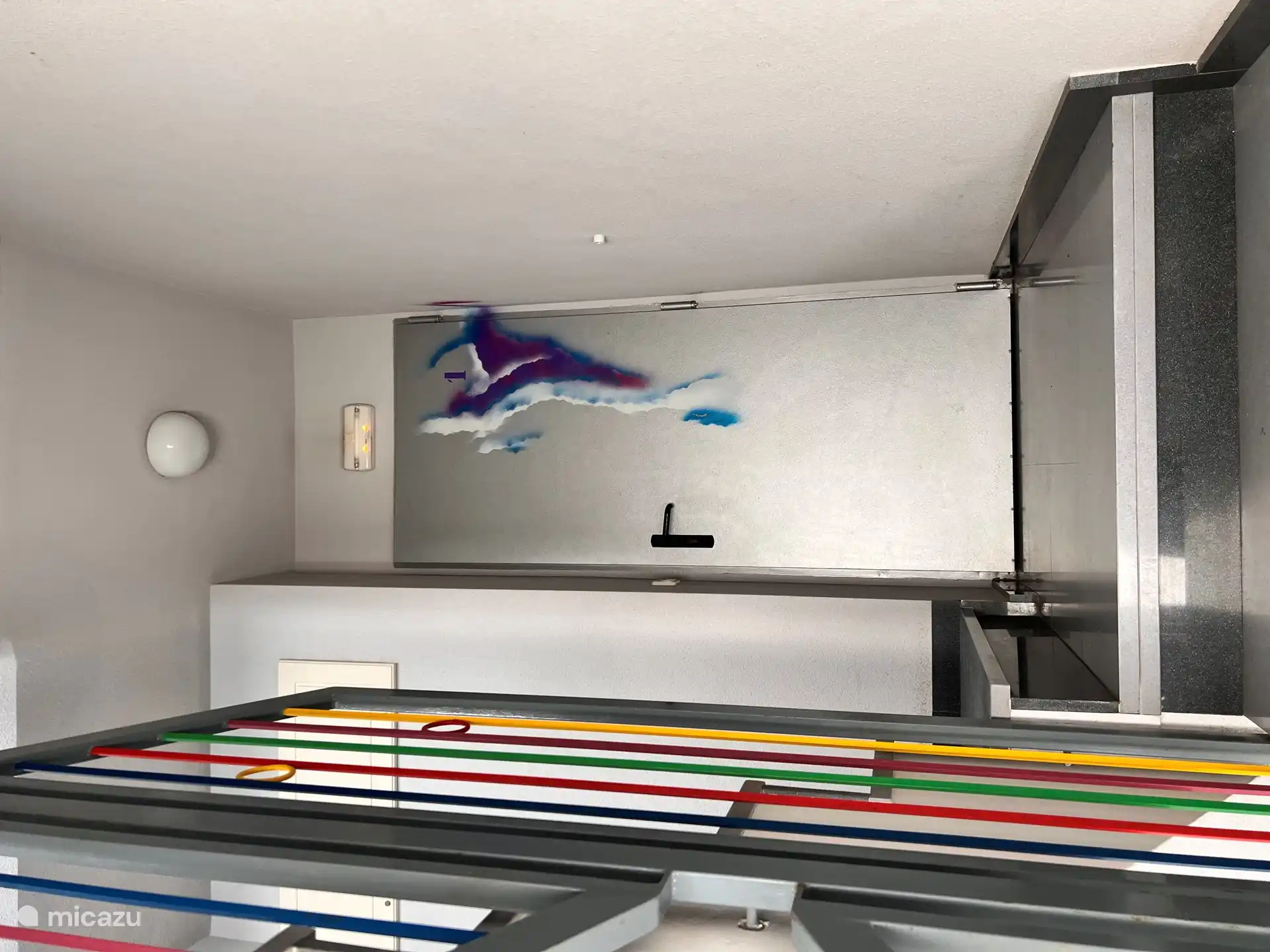 Flur mit Zugang zum 1. Stock, in dem sich Ihre Wohnung befindet. 1 Mrd.