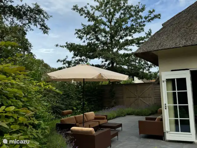Maison de vacances de charme près de la mer | Pays-Bas, Zélande, Kamperland - maison de vacances Terrasse avec salon et parasol