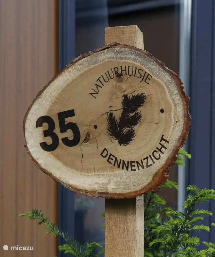 Das Naturhaus Dennenzicht befindet sich im Erholungspark De Eijckenhoff. An der Hausnummer 35 finden Sie unser Luxus-Ferienhaus. Der Erholungspark De Eijckenhoff ist ein ruhiger, kleiner Park im Weiler Veenhuizerveld (Gemeinde Putten).