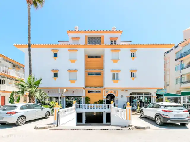 Seaflower Beachfront Apartment huren in Spanje, Costa del Sol, Torrox-Costa - appartement Gebouw