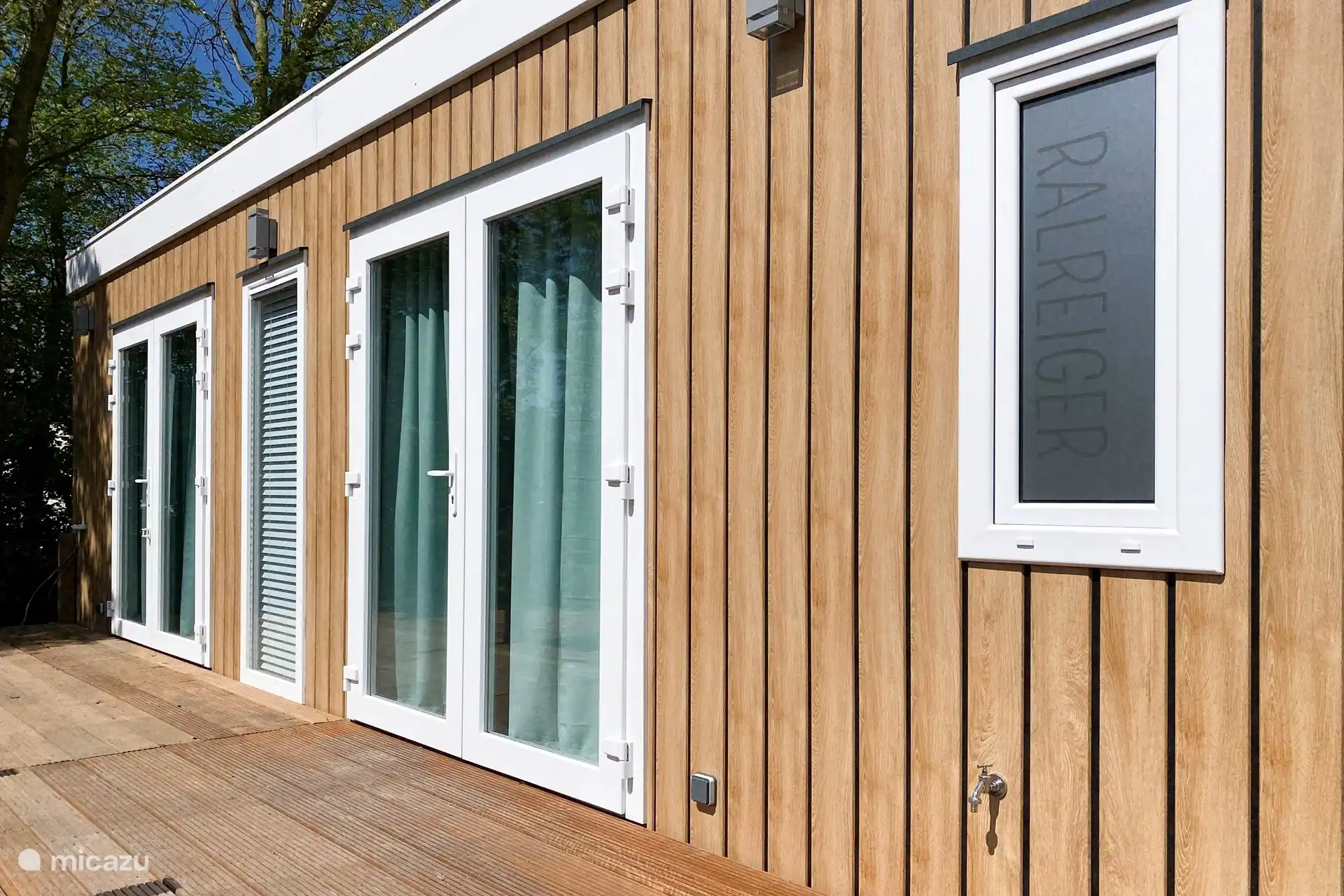 Ralreiger Chalet-Lodge mit Terrasse und Südgarten