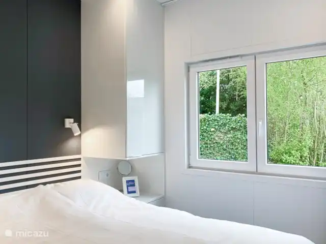 Sralreiger Chalet-lodge avec climatisation | Pays-Bas, Frise, Grouw - chalet chambre avec lits boxspring d'hôtel de 210 cm de long et avec matelas Eastborn