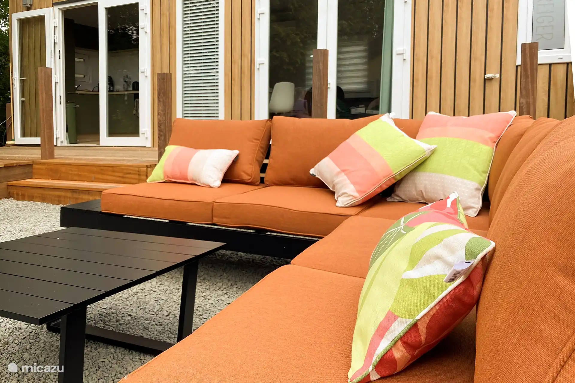 Neues Chalet mit schönem Garten und Südterrasse