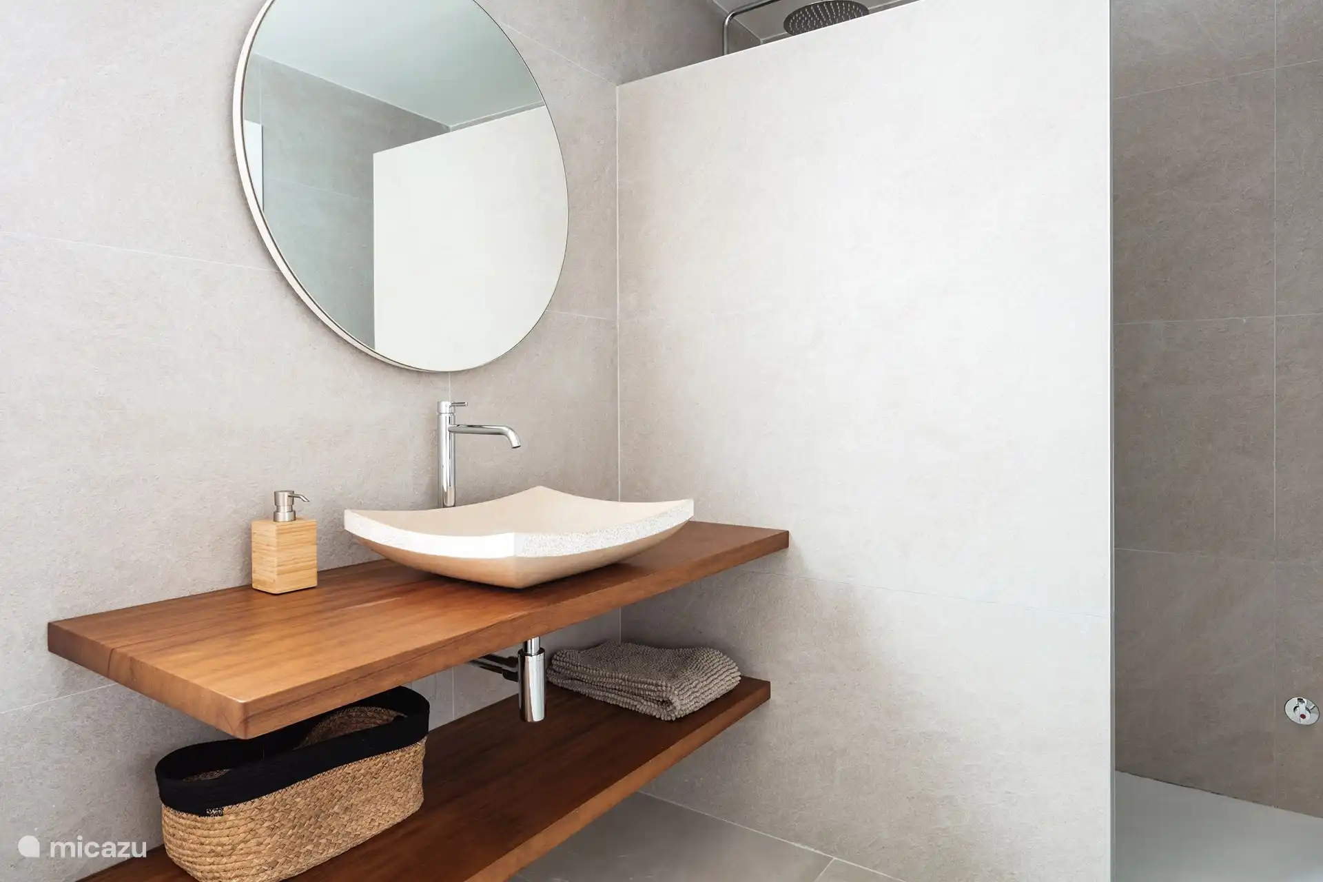 1. Badezimmer en-suite