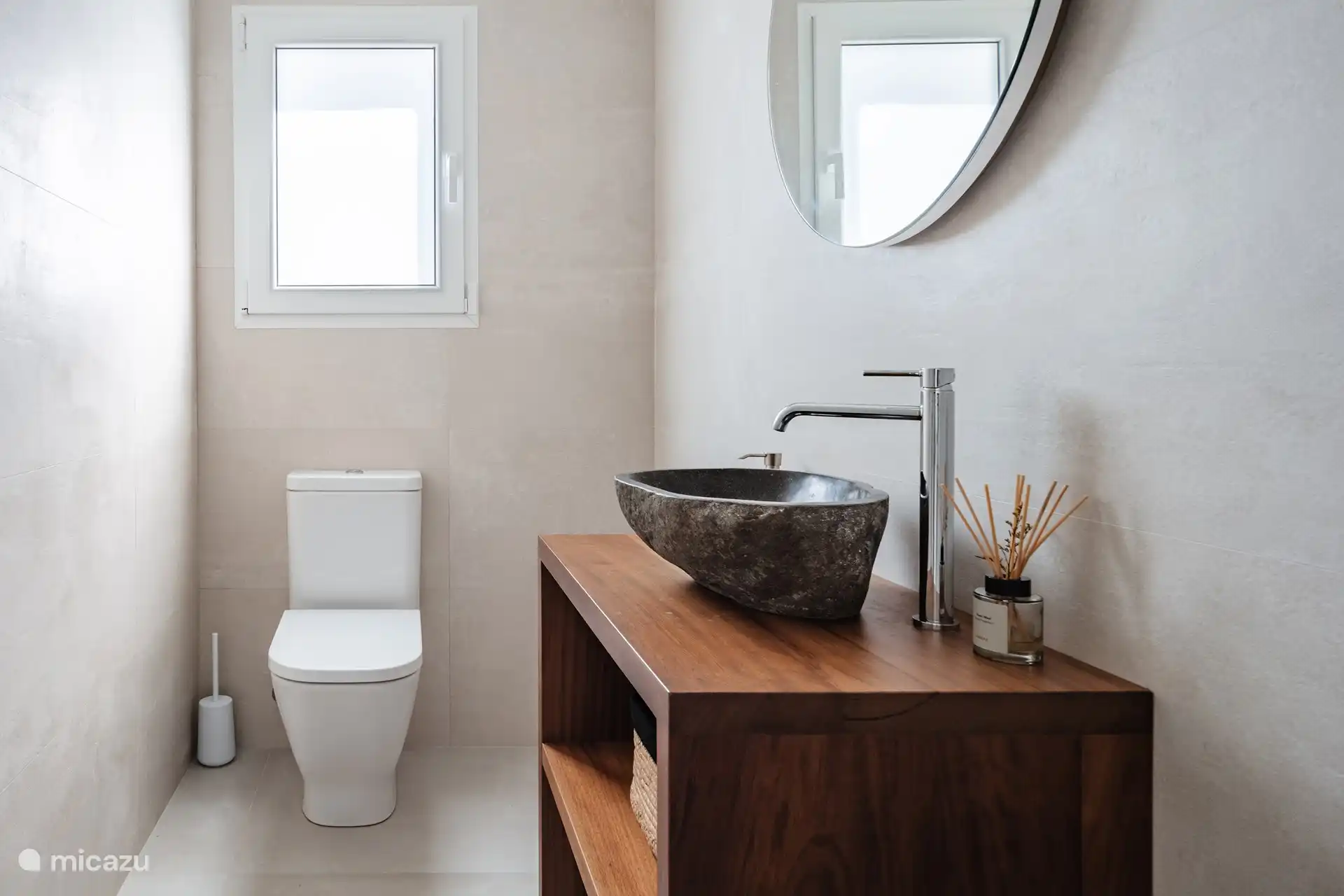 Toilette im ersten Stock