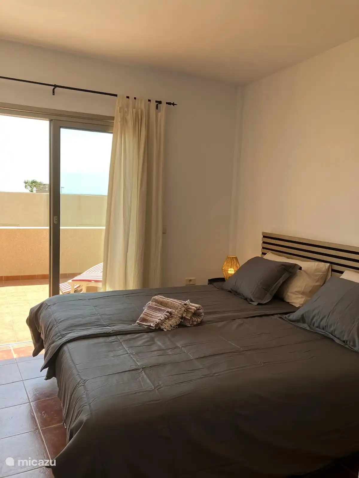 Chambre principale avec terrasse avec beaucoup d’intimité