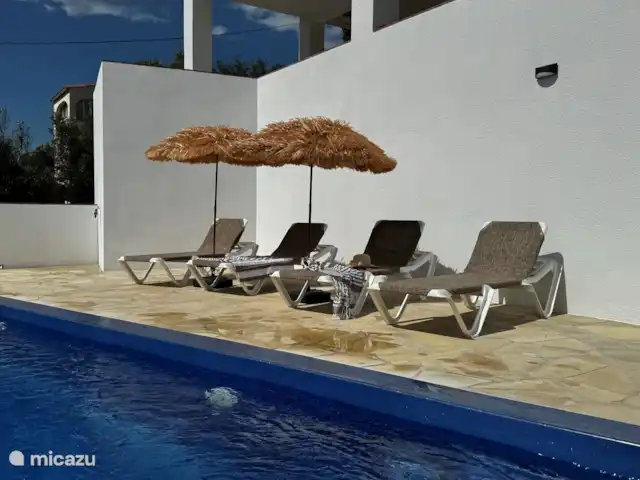 Casa Luna | Espagne, Costa Blanca, Orba - villa Au bord de la piscine, vous pourrez bronzer et vous détendre sur les nouveaux transats