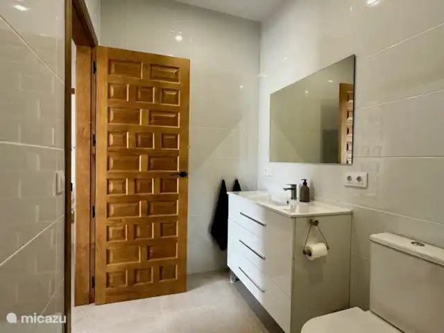 Casa Luna | Espagne, Costa Blanca, Orba - villa Également en bas, vous trouverez les portes espagnoles typiques qui créent une atmosphère chaleureuse dans la maison.