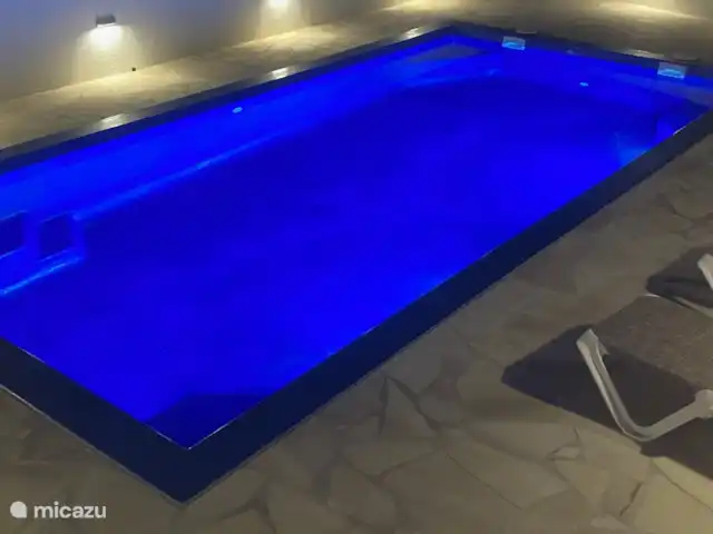 Casa Luna | Espagne, Costa Blanca, Orba - villa  Lorsque vous allumez les lumières de la piscine le soir, cela donne une atmosphère très spéciale.