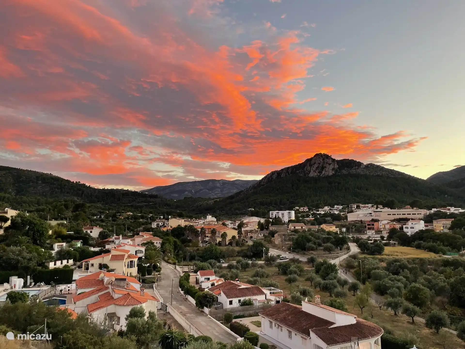Vom Balkon aus haben Sie zu jeder Tageszeit eine andere Aussicht.....