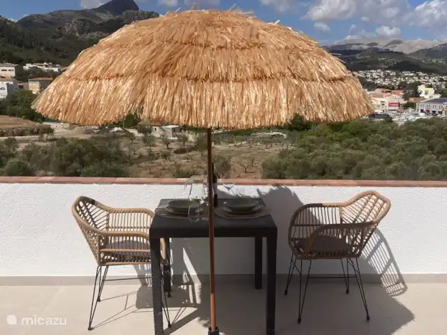 Casa Luna | Espagne, Costa Blanca, Orba - villa Sur le balcon, vous pouvez vous asseoir et profiter de la vue imprenable.