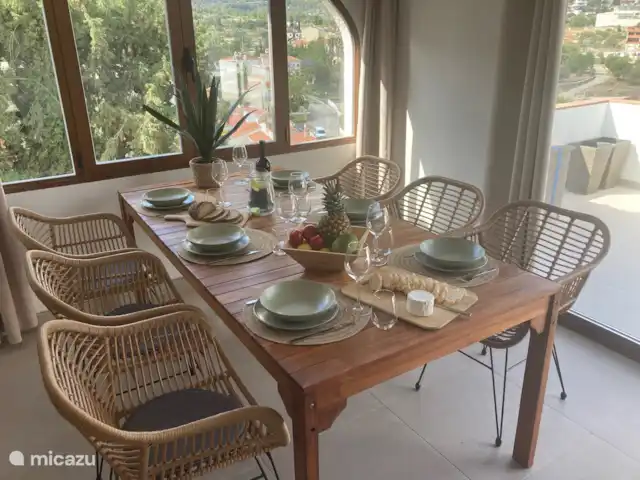 Casa Luna | Espagne, Costa Blanca, Orba - villa Vous pouvez dîner dans la véranda lorsqu’il fait encore trop froid dehors pendant les mois d’hiver