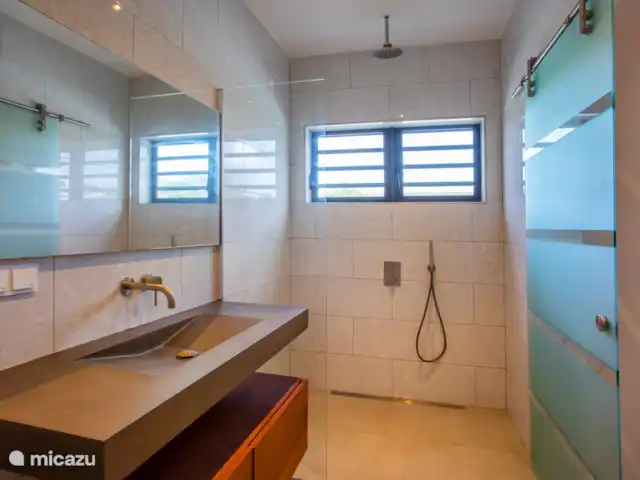 Villa met zeezicht en infinity pool huren in Curaçao, Banda Ariba (oost), Jan Thiel - villa DOUCHE