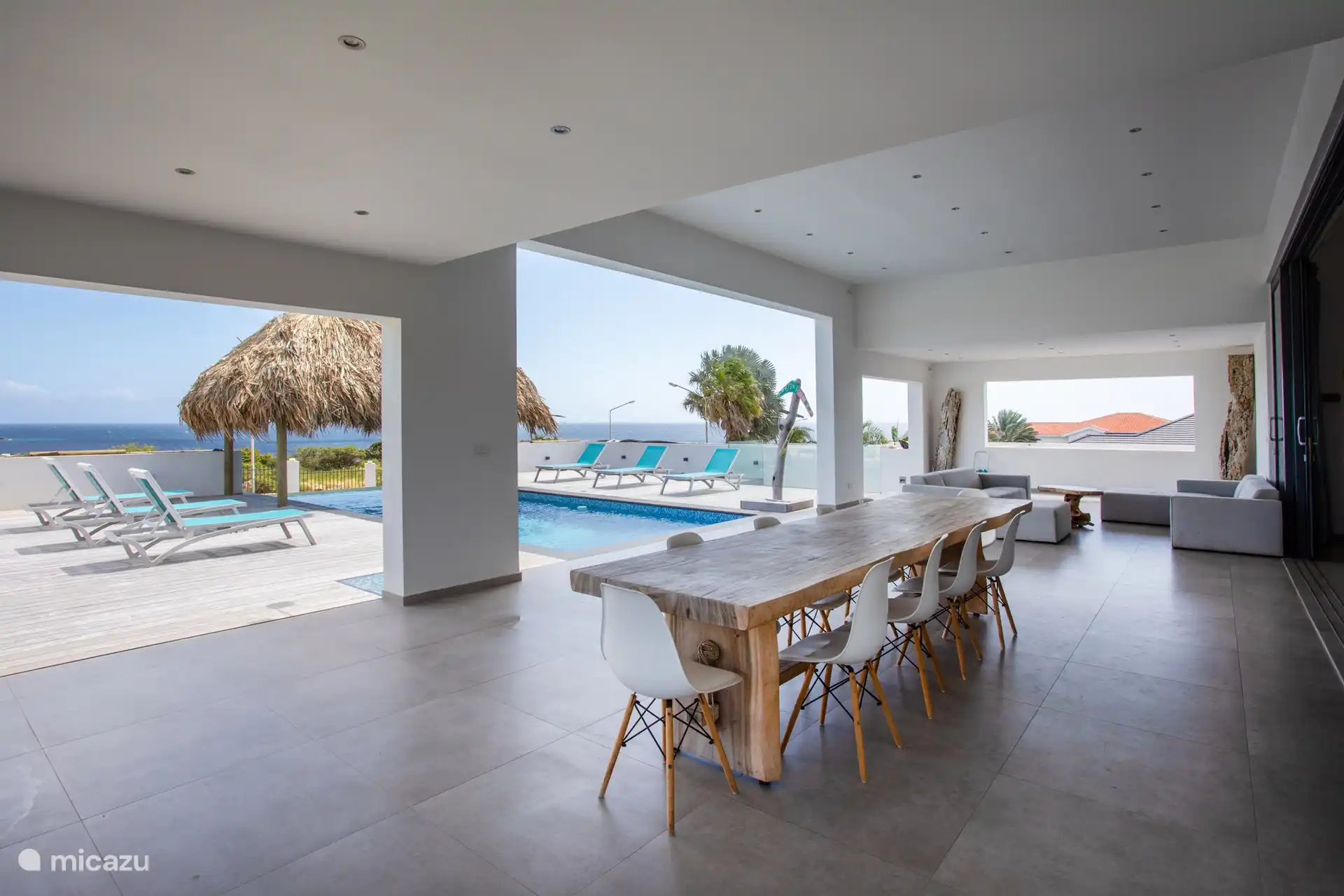 TISCH FÜR DEN AUSSENBEREICH