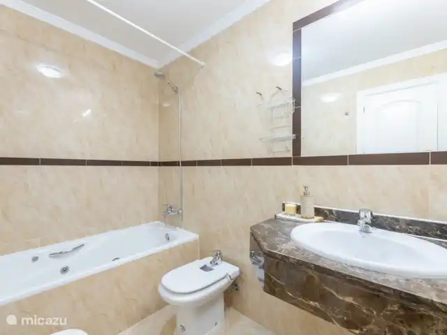 Maison de vacances de 4 chambres à Malaga | Espagne, Costa del Sol, Málaga - maison de ville Salle de bain avec baignoire