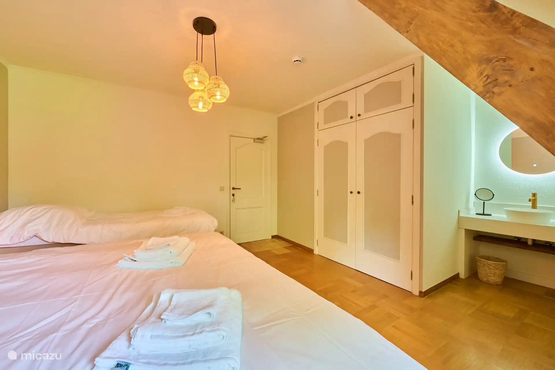 Slaapkamer 6 met lavabo