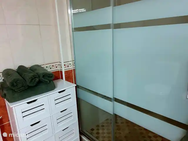 Casa Vivir la Vida | Espagne, Costa Blanca, Punta Prima - appartement Salle de bain avec douche à l’italienne (pluie)