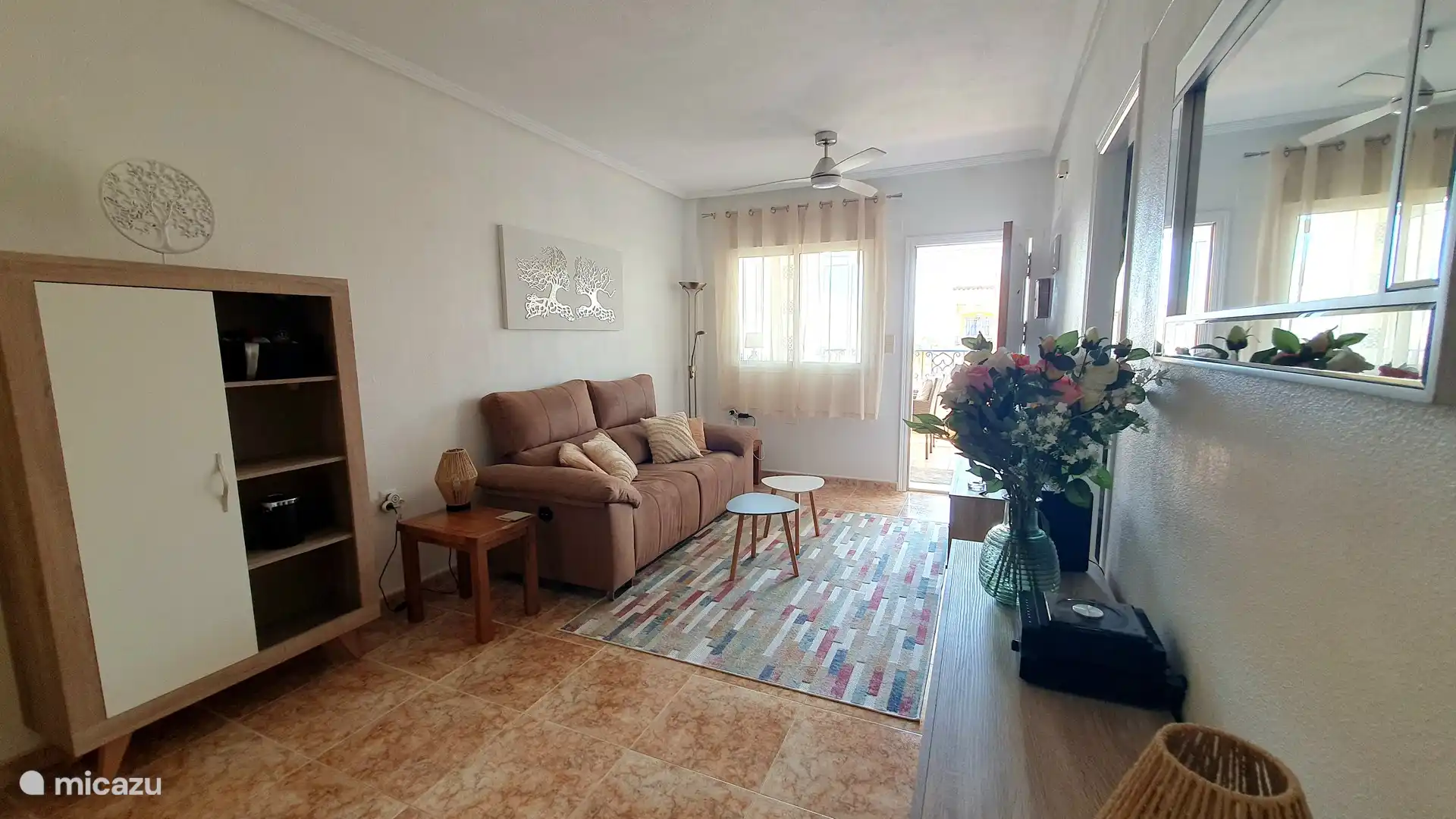 Salon vers véranda/balcon