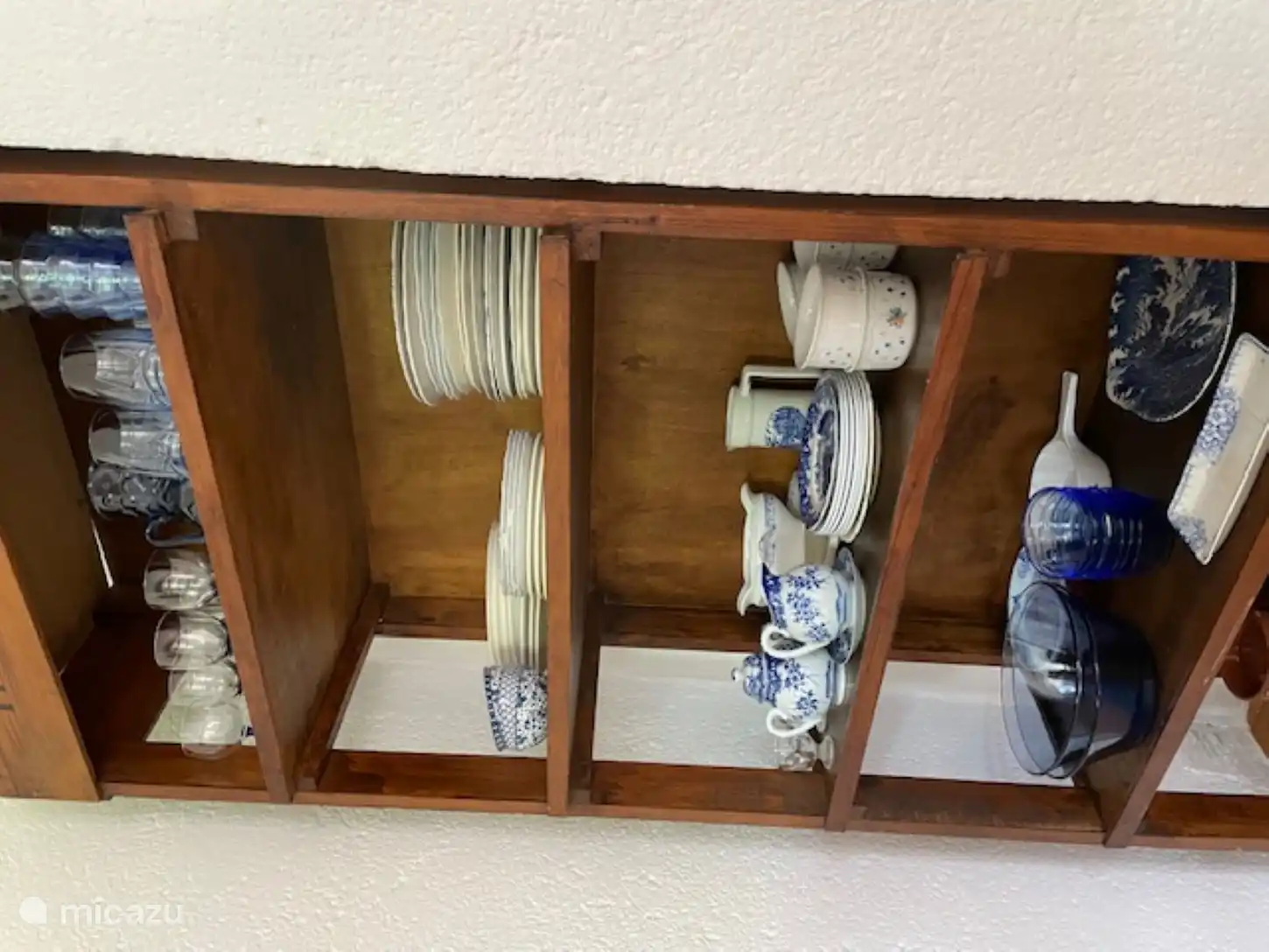 Porzellan Schrank Salon