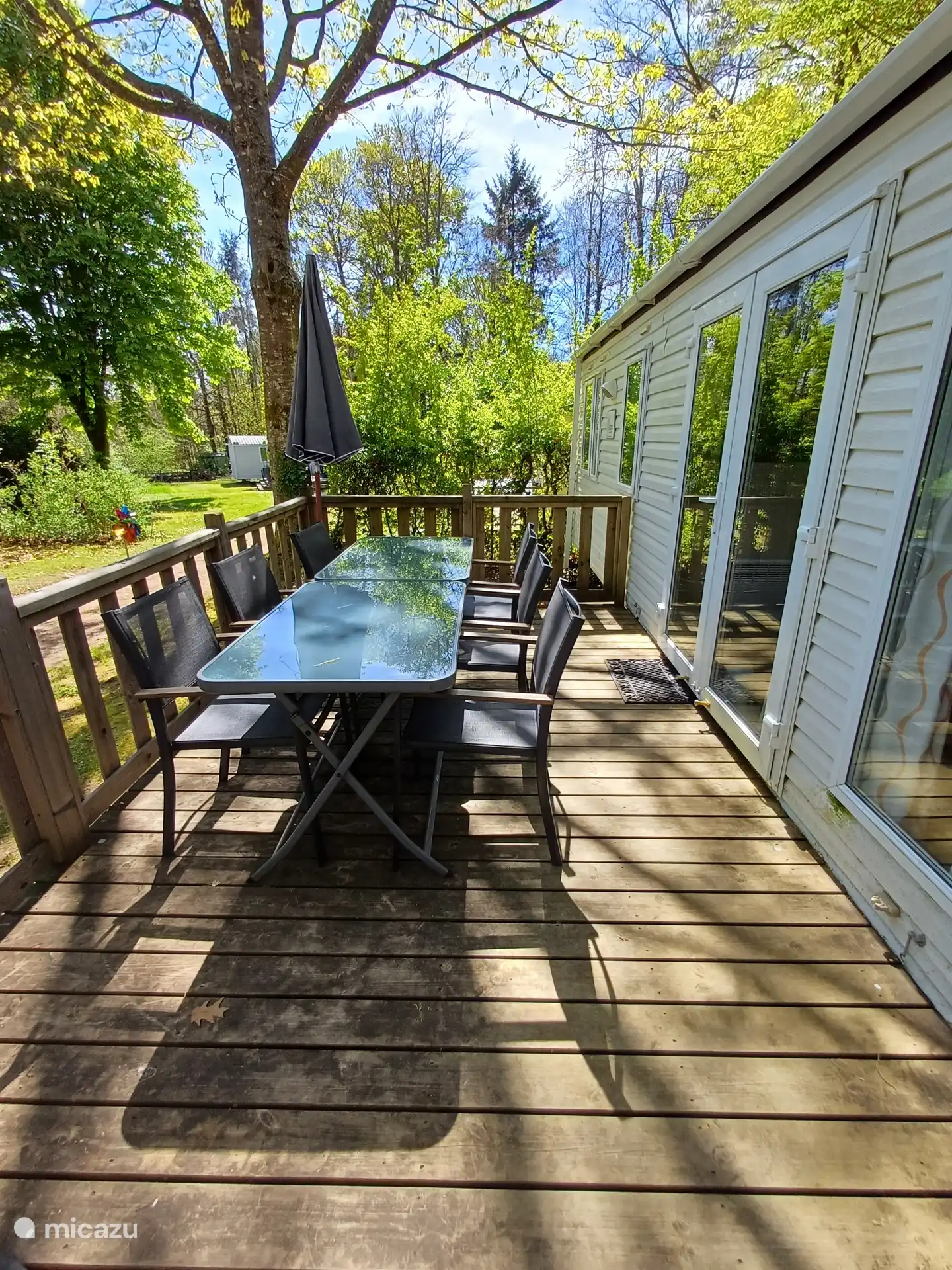 Terras aan de Mobil Home