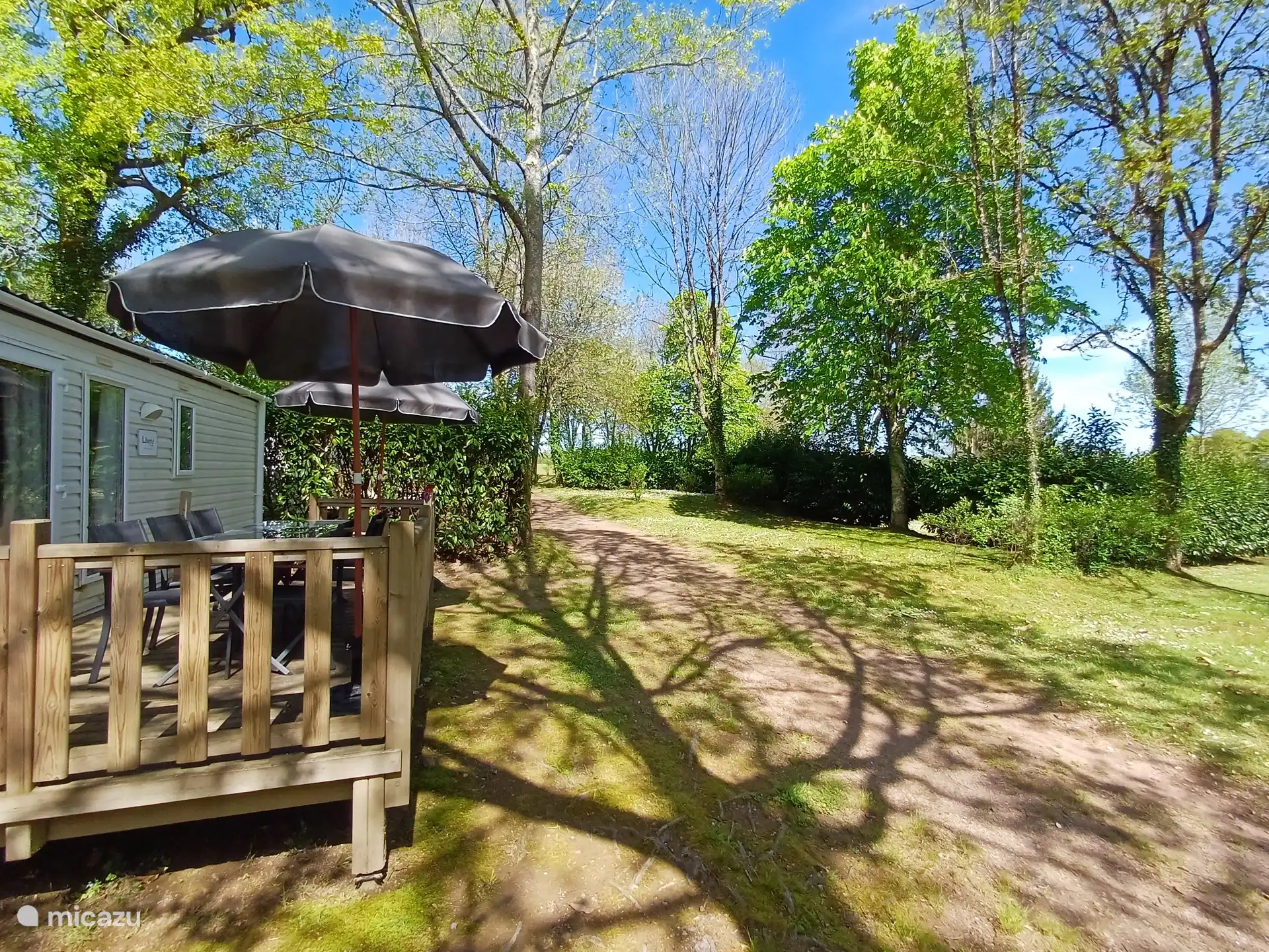 Terras Mobile Home en aangrenzende  pad