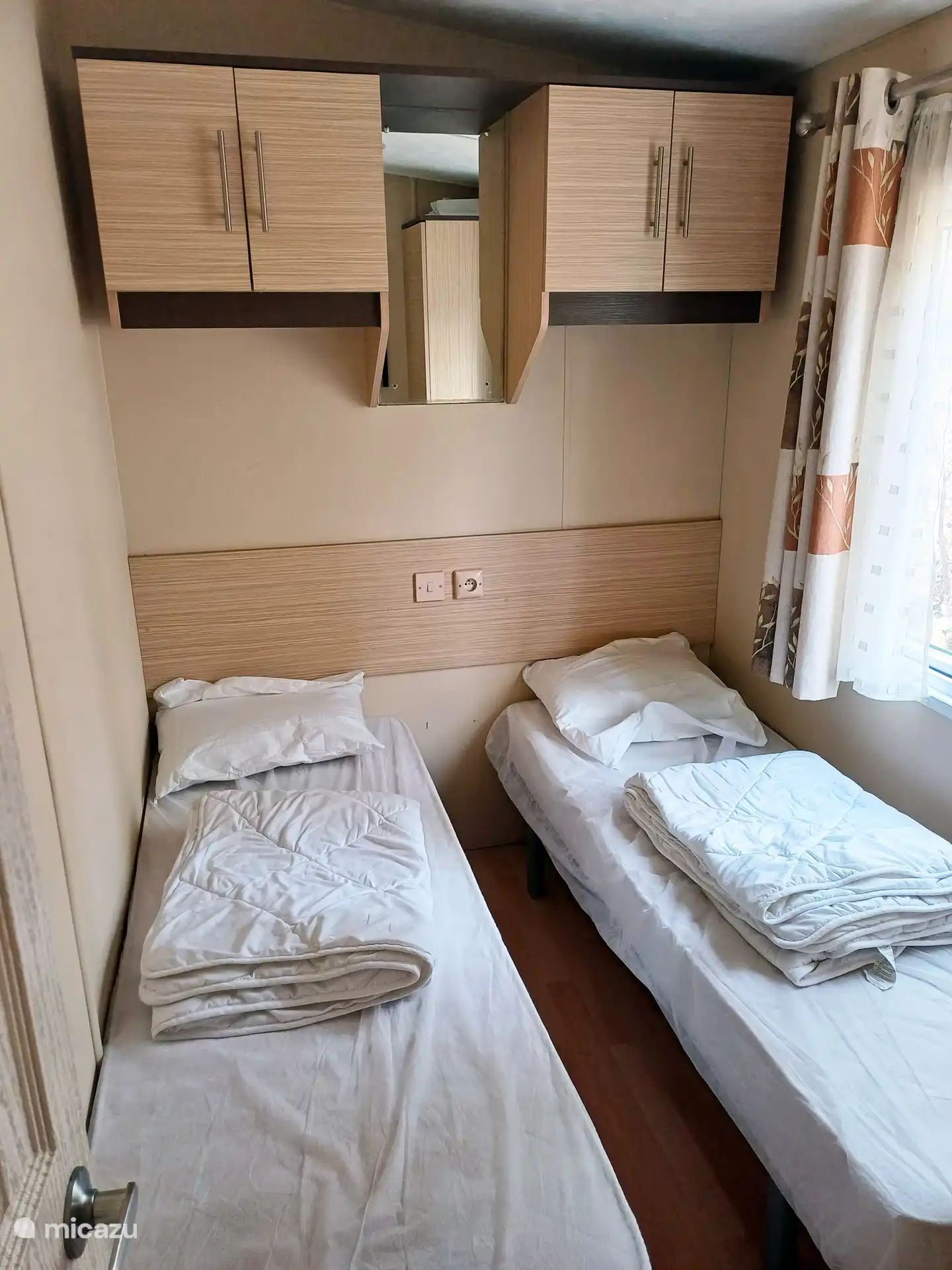 Dormitorio derecho con 2 plazas para dormir